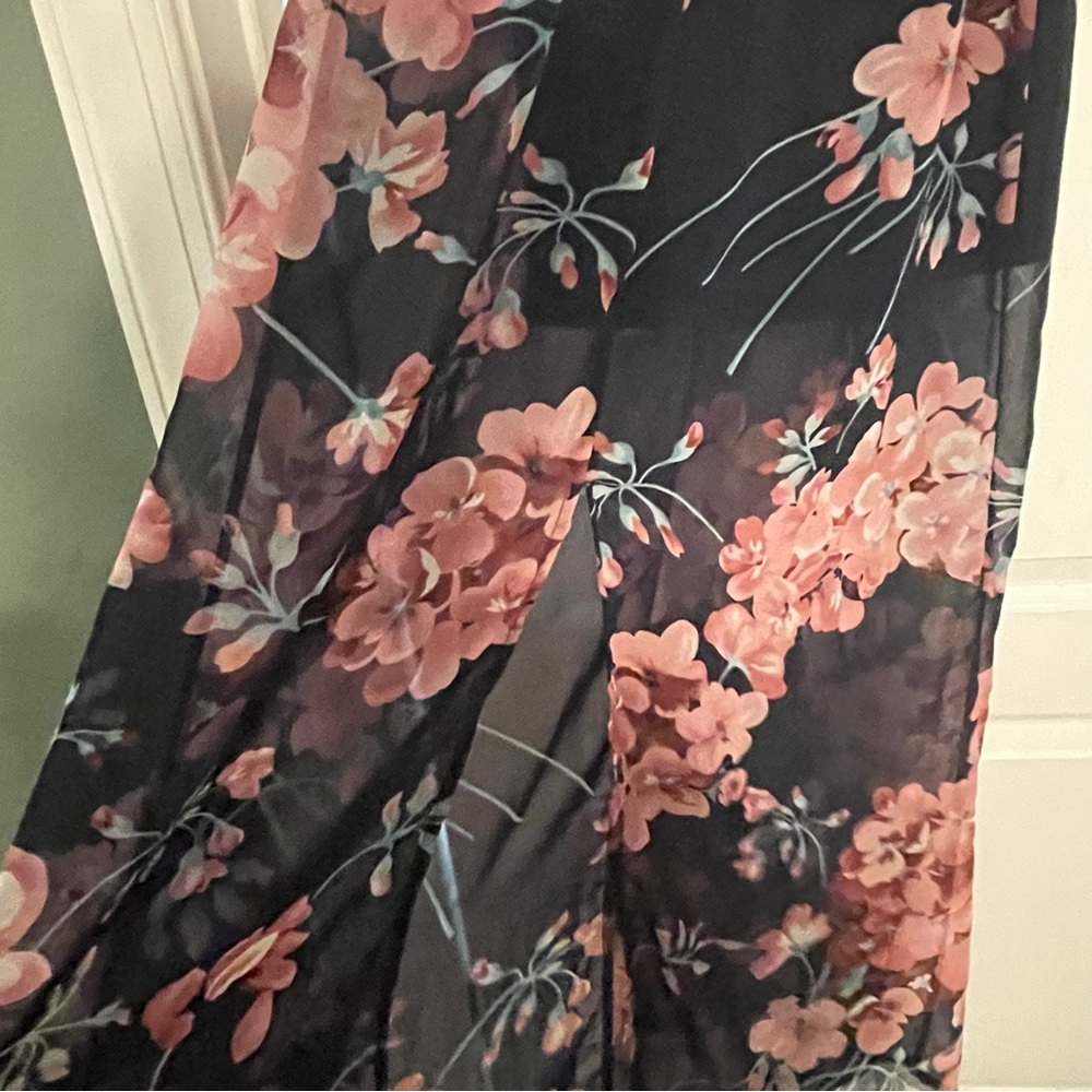 Floral halter Maxi dress - Picture 6 of 6